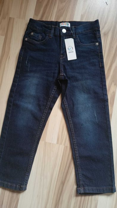 nowe z metką spodnie ciemny jeans 110/116