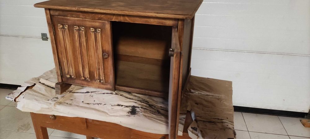 Móvel antigo restaurado