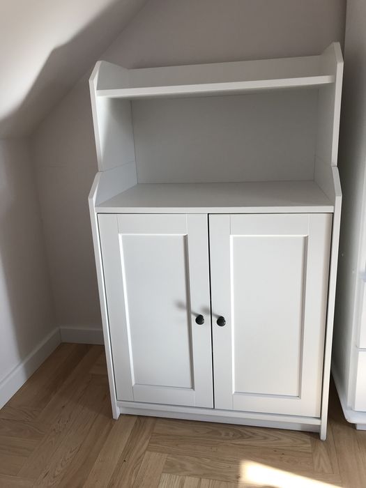 Biała szafka 2-drzwiowa, kredens skandynawski IKEA Hauga, meble