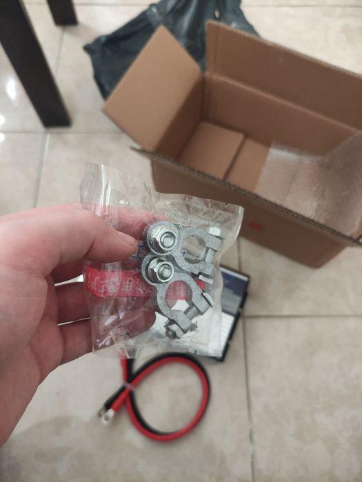 В наличии, Очень мощный инвертор 4500w, чистый синус, есть экран и ват