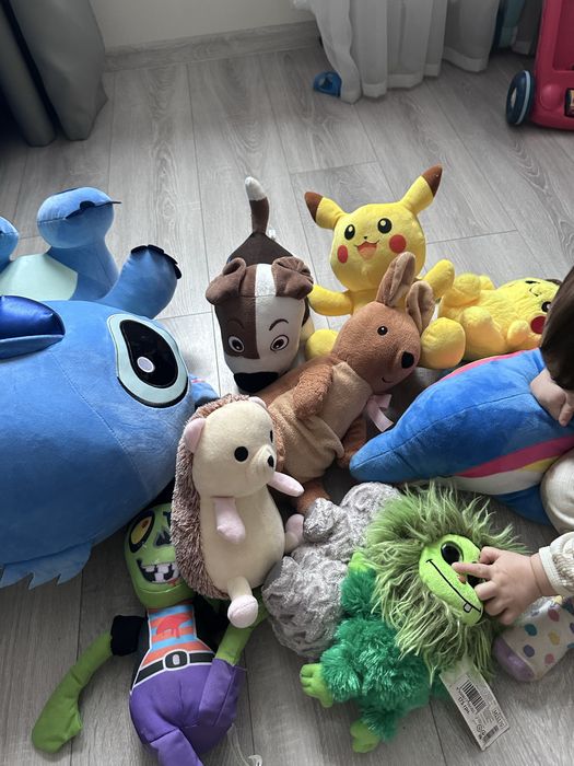 Мякі іграшки ,розвиваючі іграшки