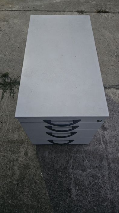 Тумба для інструментів