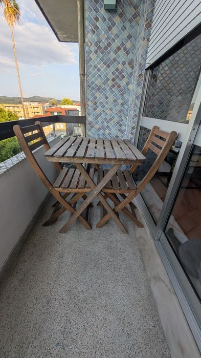 Mesa com 2 cadeiras para exterior
