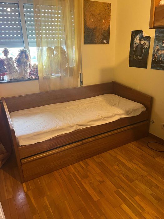 Vendo cama beliches com roupeiro.