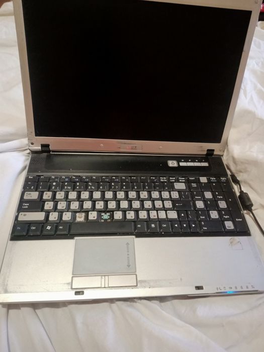 Ноутбук на запчастини