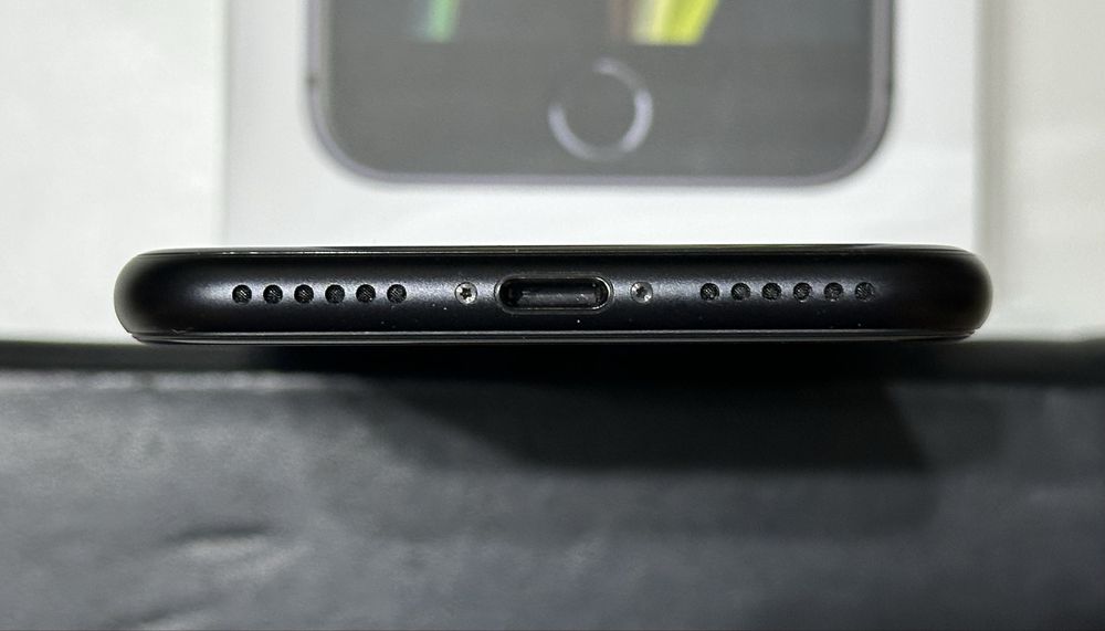 Iphone SE 2020 64GB Preto - Livre