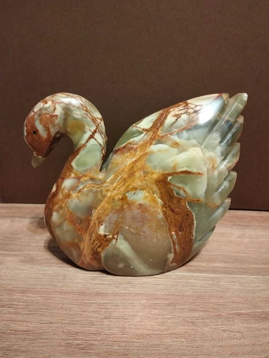 Łabędź z Onyksu  Piękny
