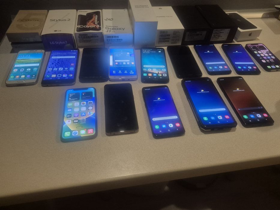 Sprzedam smartfony widoczne na zdjęciach