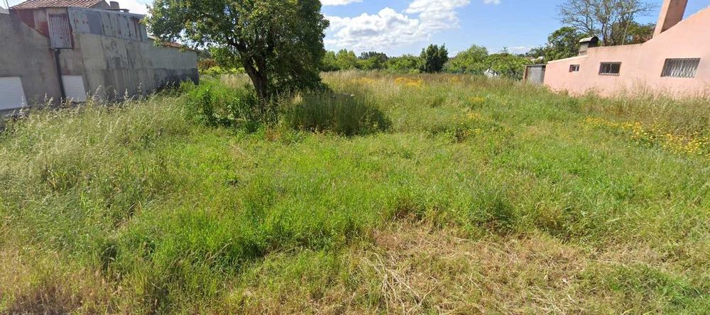 Vende-se terreno Urbano na Rua da Juventude (Copeiro)