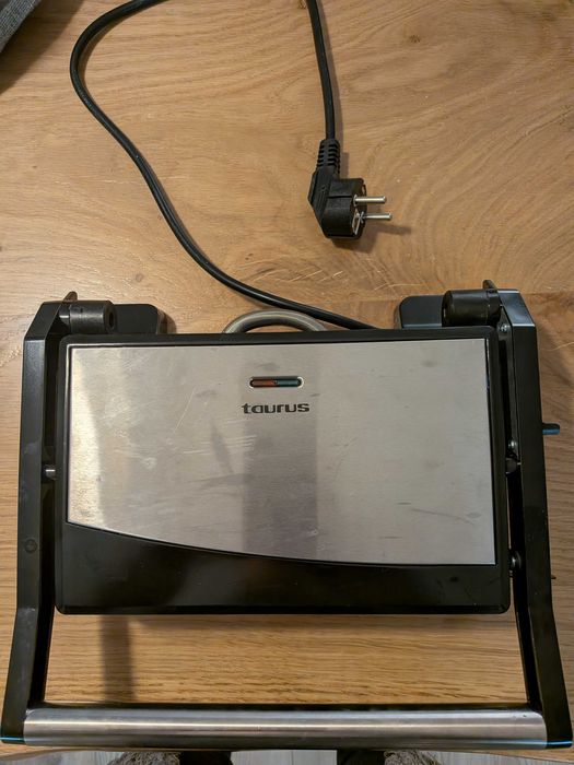 Sanduicheira TAURUS - Pouco Usada