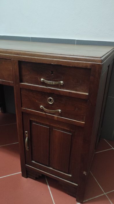 Secretária antiga em madeira