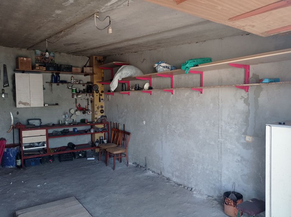 Продам гараж в пгт Сергеевка