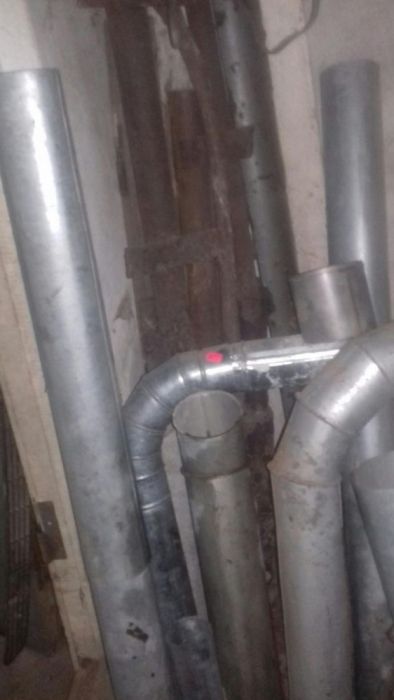 Предлагаю оцинковые трубы d-8см,d-20 см,d-10см с коленом