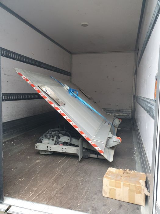 Contentores e plataformas