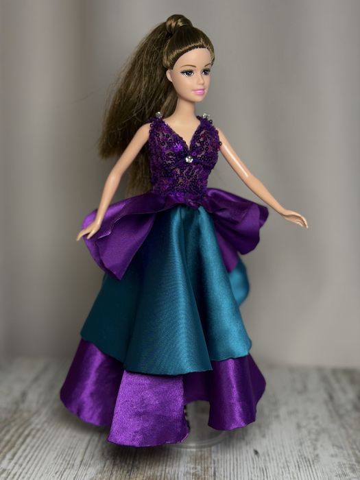 Сукні для ляльки Барбі