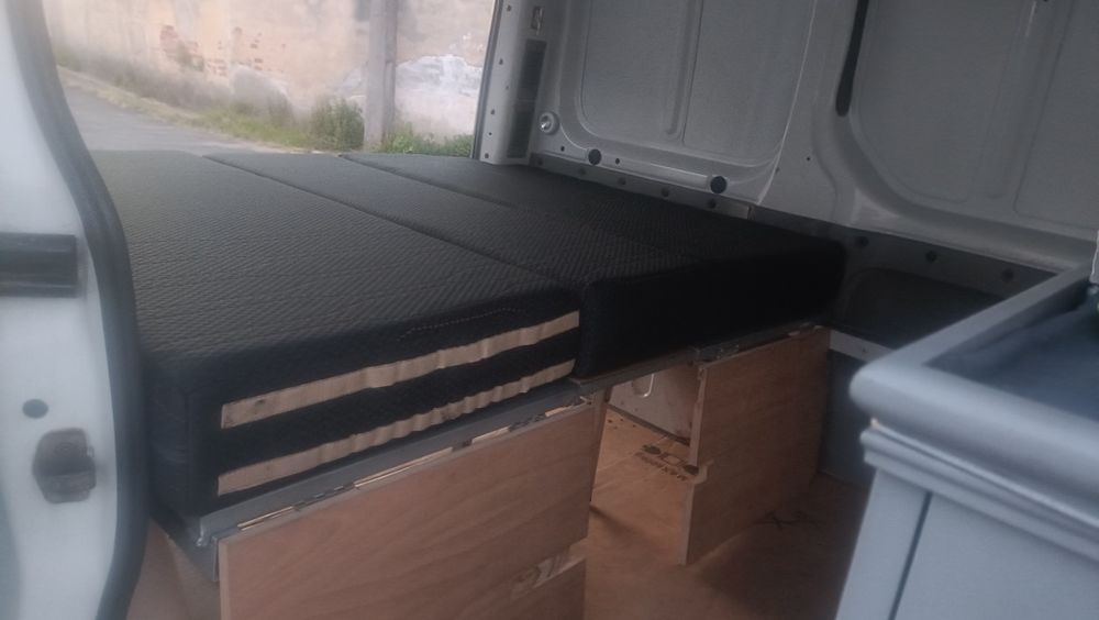 Opel Vivaro -  homolgada para especial dormitório