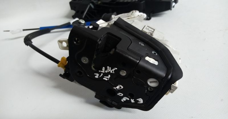 Fechadura / fecho porta frente direito AUDI A4 (8K2, B8)