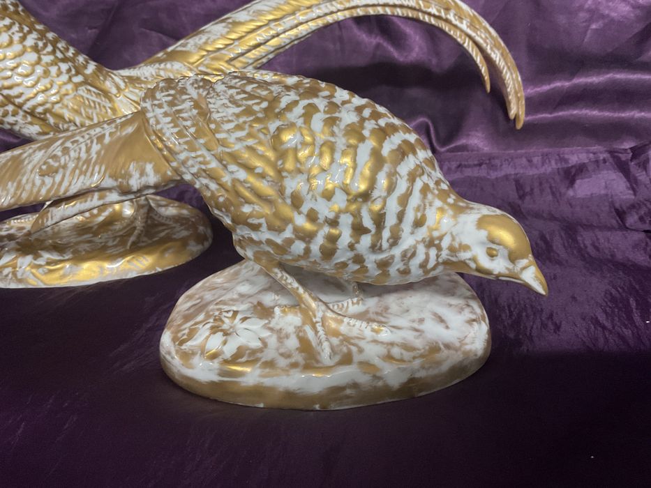 Par de pavões vista alegre porcelana pintura manual ,discrição abaixo