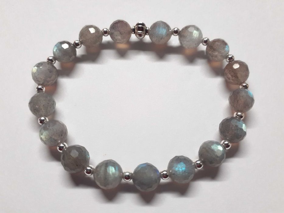 Bransoletka z fasetowanego labradorytu i srebra - biżuteria z kamieni