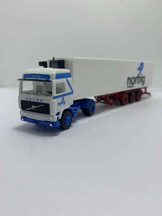 Volvo da Herpa escala 1/87