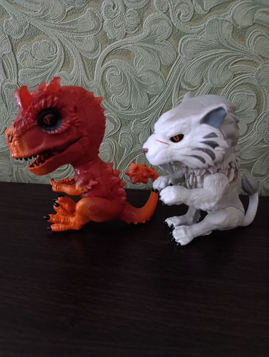 Интерактивный дракоша, саблезубый тигр Фингерлингс