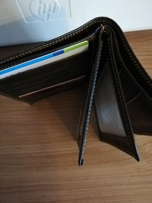 lote de Carteiras em pele usadas