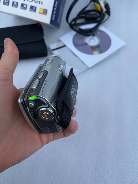 Відеокамера Sony HDR-CX100E