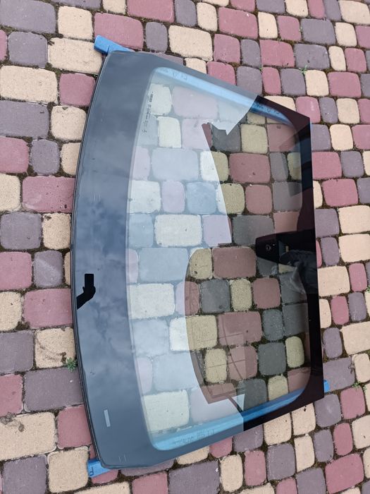 Лобове вітрове скло Peugeot Пежо 2008