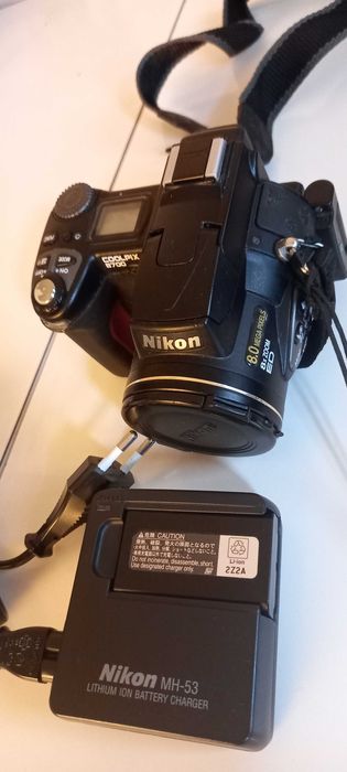 Vendo máquina fotografica Nikon 8,0 mega pixels64585765236483121