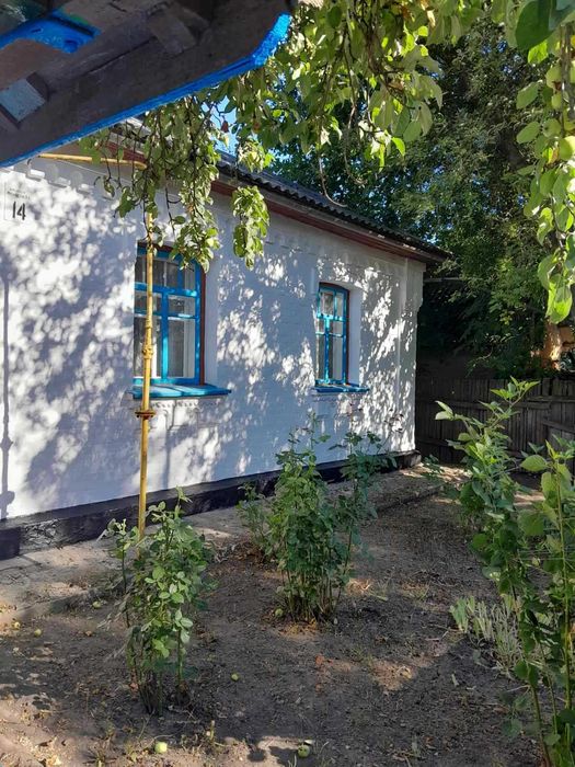 Будинок у центрі с. Івахни