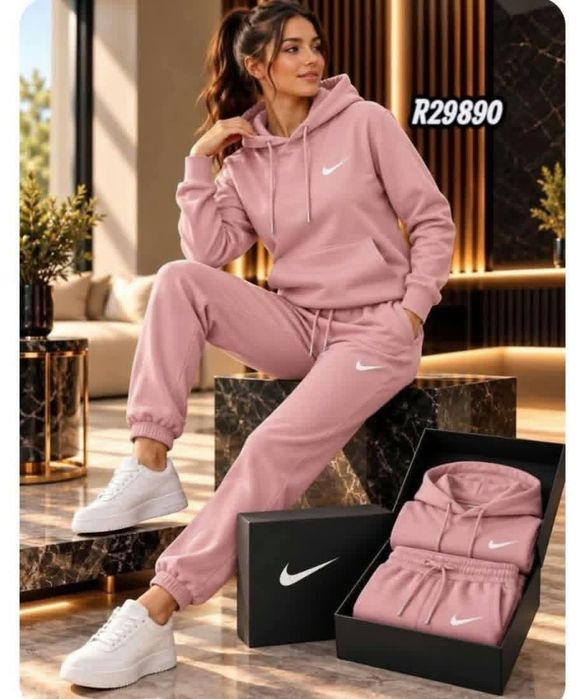 Komplet damski ocieplany
Logo szyte
M L Xl 

139zł