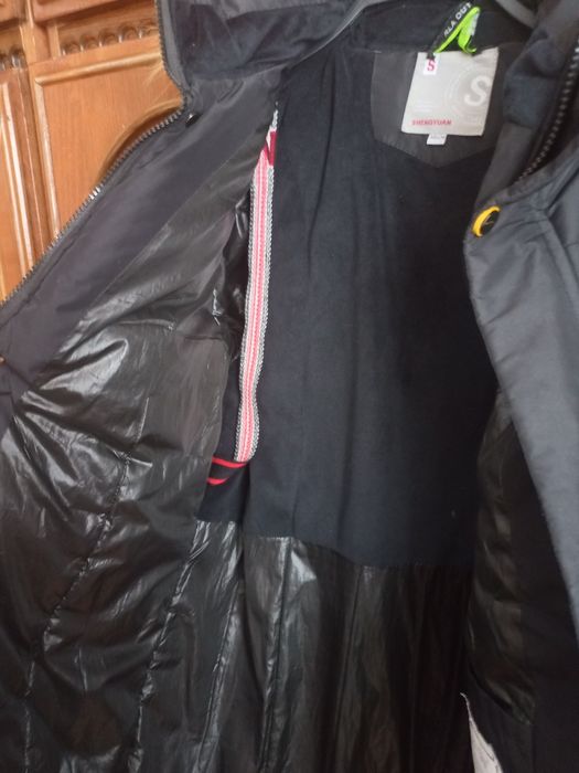 Продам дитячу, теплу куртку на ріст 146