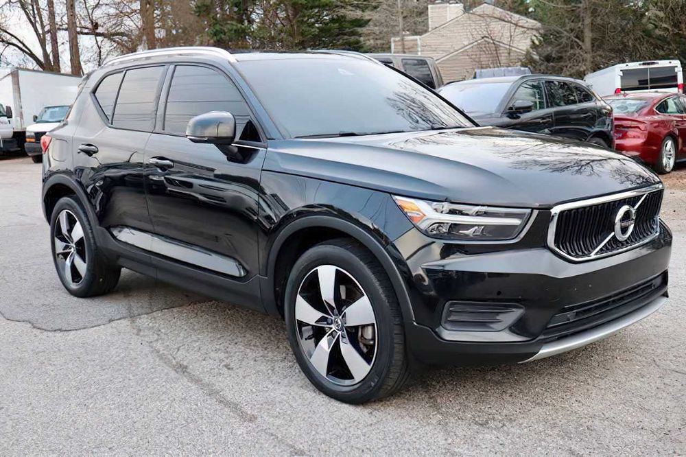 Volvo XC40 T5 Momentum      2020