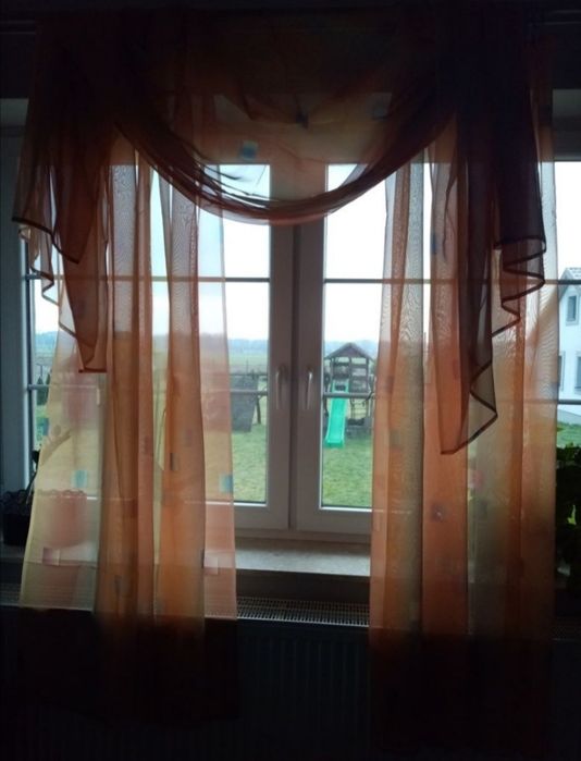 Ozdobą, zasłonki na okno