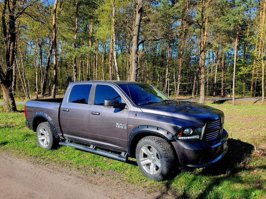 Dodge Ram Sport skóra 4x4 zamiana na motocykl lub Challengera