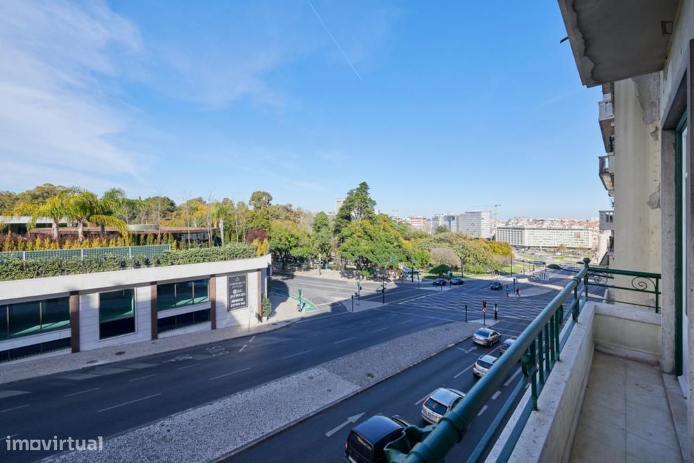 Quarto - localizado em Marquês de Pombal Lisbon