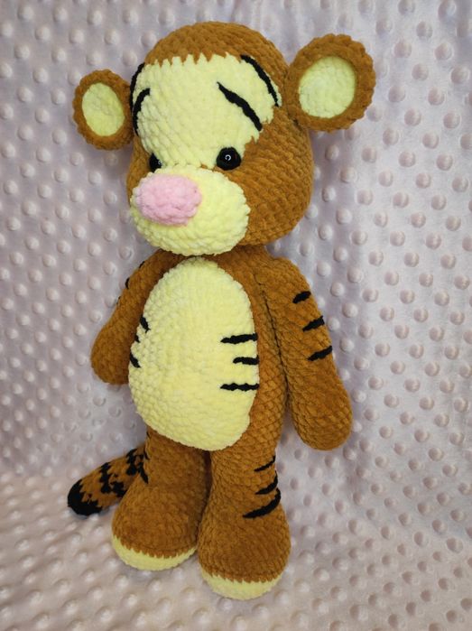 Maskotka Tygrysek na szydełku.