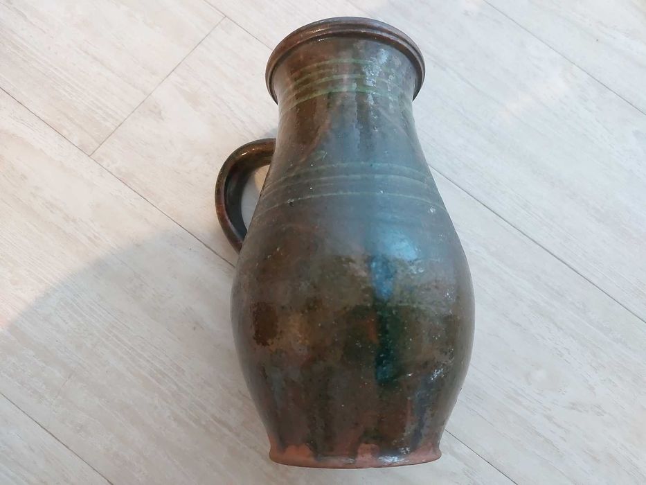 Stary dzban ceramiczny
