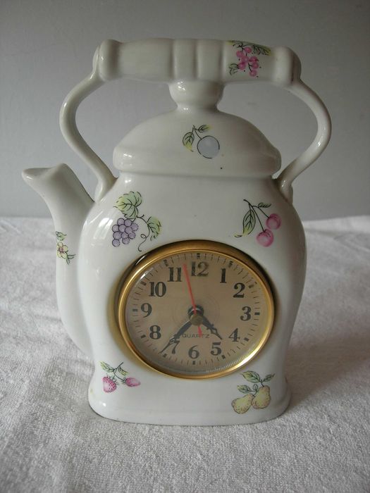 Relógios e despertadores diversos - Redoma, loiça, a pilhas, a corda