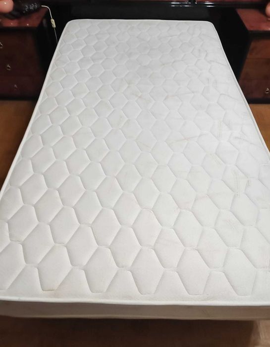 Cama e Colchão Ortopédico 140x200