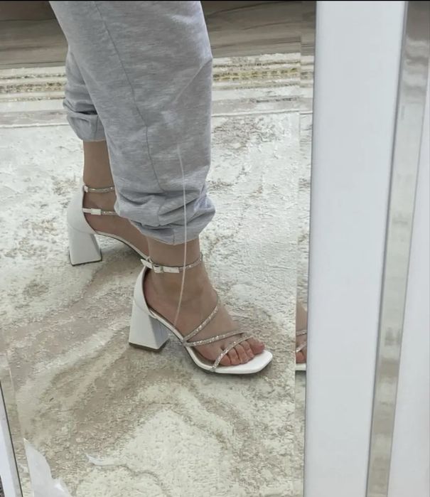 Босоніжки 40 розмір