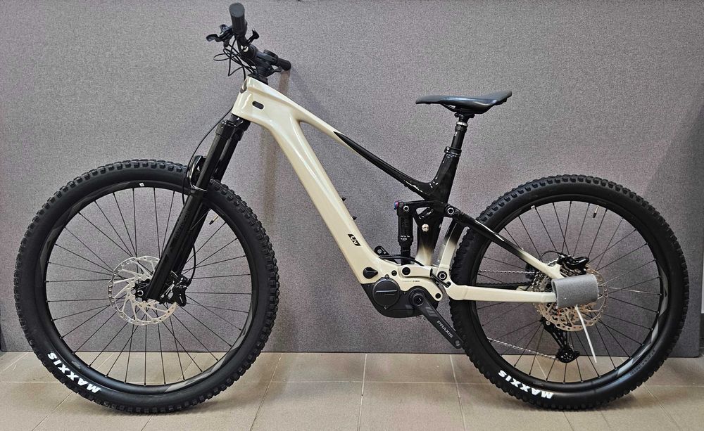 Nowy Elektryczny CARBON FULL MTB  LIV GIANT Intrigue X Advanced E+ Elite 3 | V2 L
