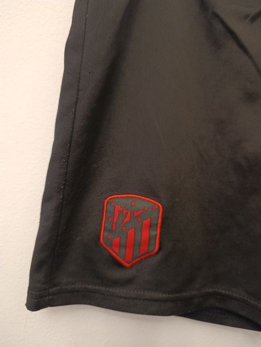 Conjunto casaco /calções Atlético Madrid (13-15)