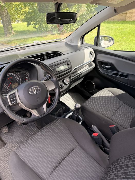 Toyota Yaris 1.0 2015 | 186 tys. km | NOWE opony + akumulator