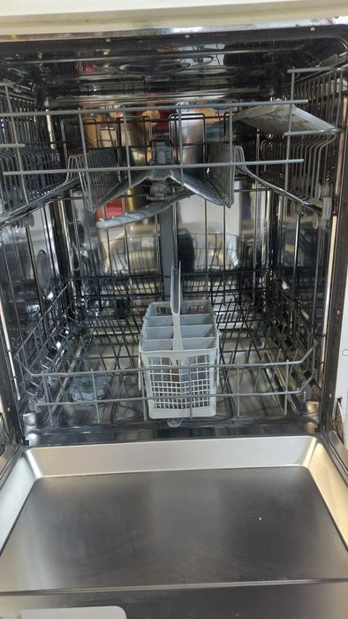 Máquina de lavar loiça seminova