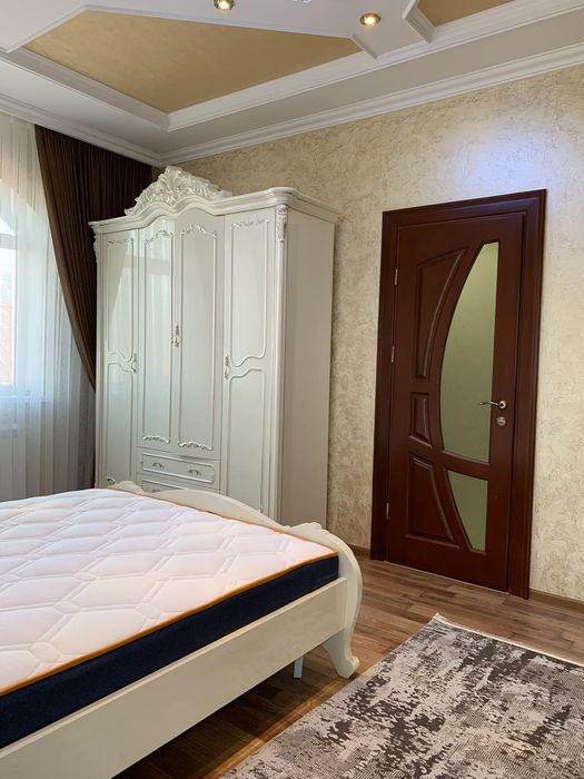 Продаж 2 поверхового будинку бесідка і ділянкою на 15 соток, 239 кв. м