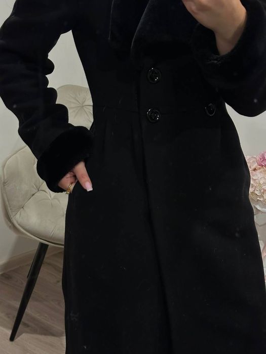 Тепле зимове пальто