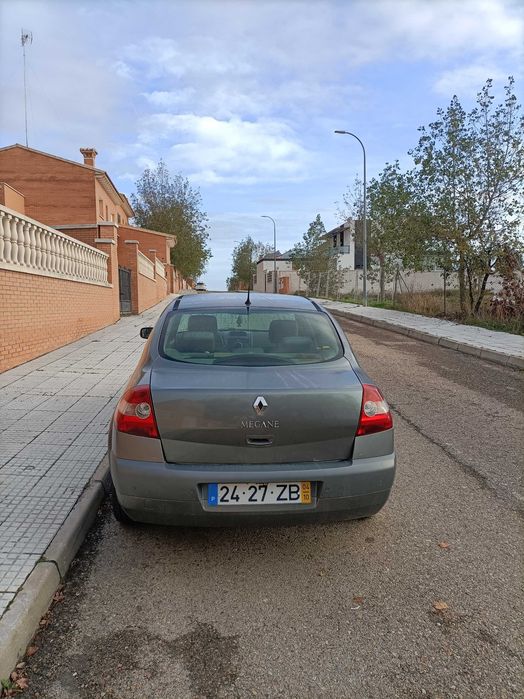 Renault Megane limousine gasolina 2004