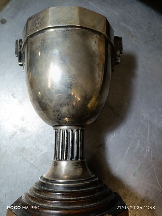 Antiga e rara taça em prata LPcontrastada, da L.P.