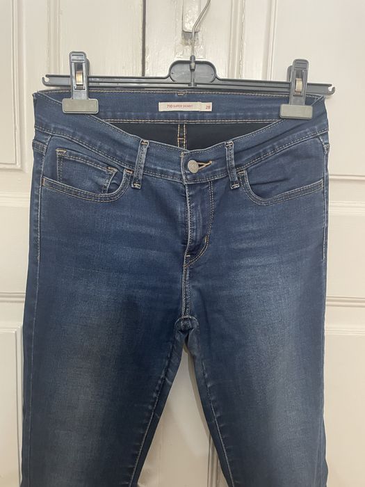 Calças Levis Mulher - 710 Super Skinny 28
